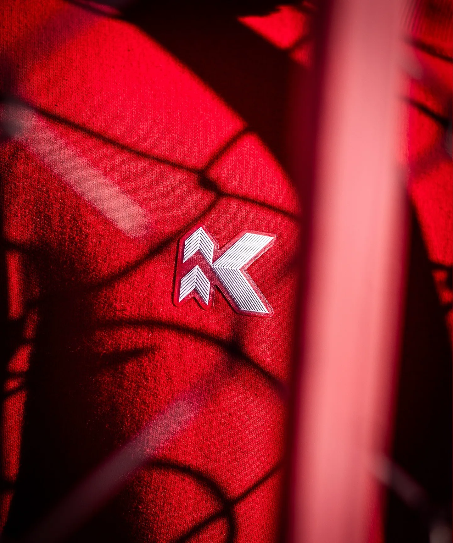 Close oficial da marca King Sports aplicada no agasalho TREND
